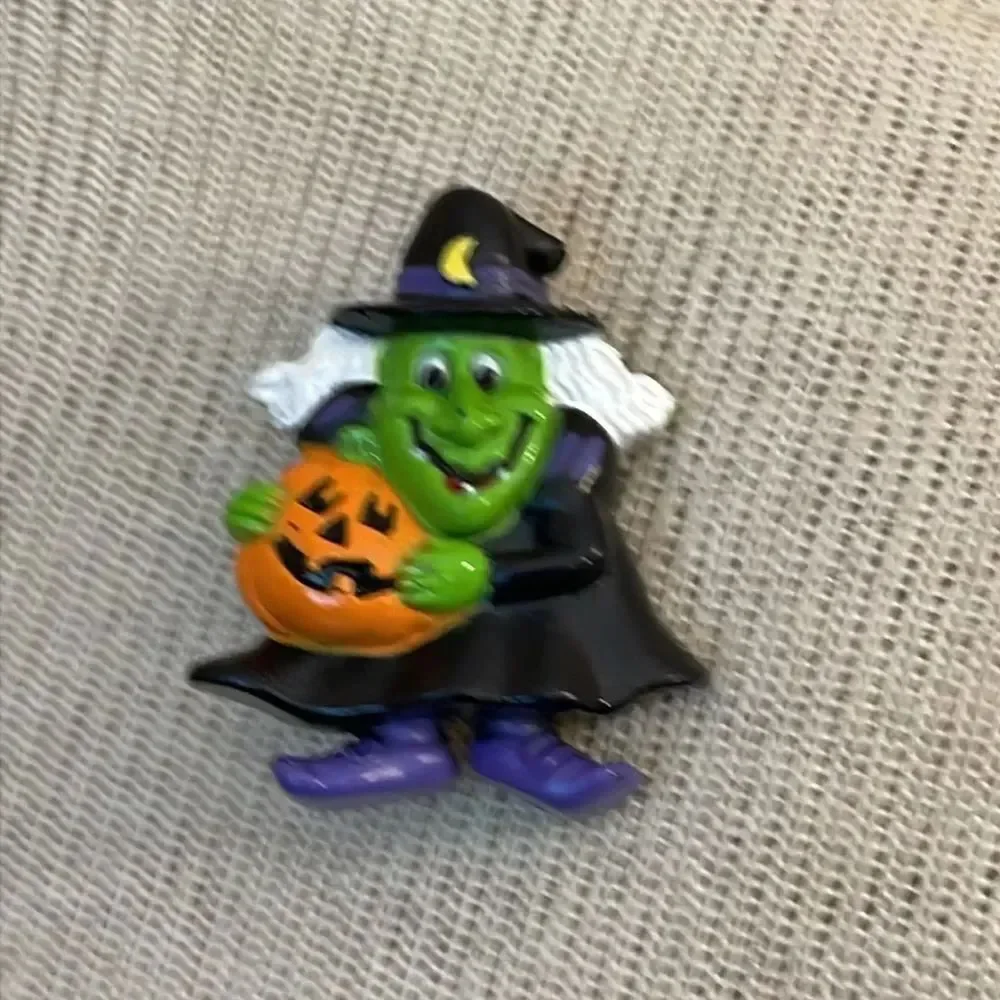 Vintage 1990’s RUSS Witch with Pumpkin Pin